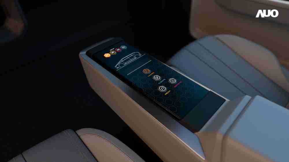 28国际以人性化设计打造多变形态中控显示(Morphing Center Control)，，，不使用时仅平面显示信息，，进行操作时，，显示器则会动态隆起，，，转变成3D实体按钮，，，，并有触觉回馈，，，，展示人机互动新体验